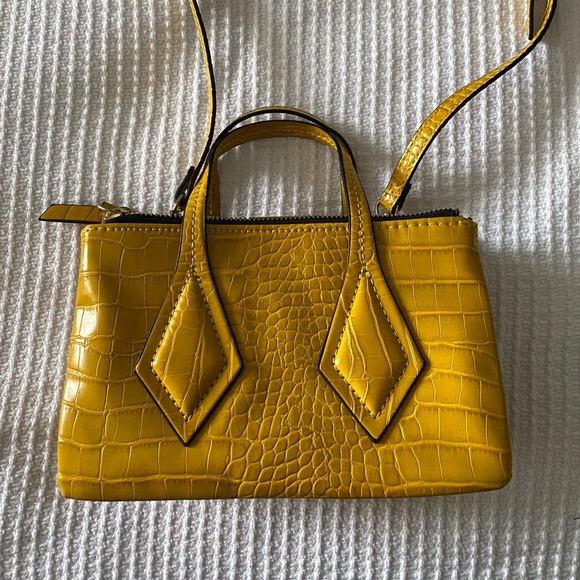 NWOT Zara Yellow Mustard Croc Bag Small - Picture 4 of 8